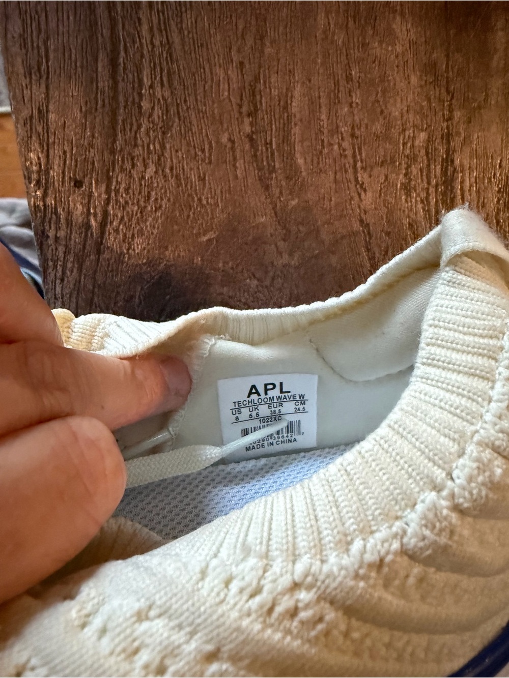 APL TechLoom Sneakers White Blue Trim Women’s Size 8 - Picture 3 of 9